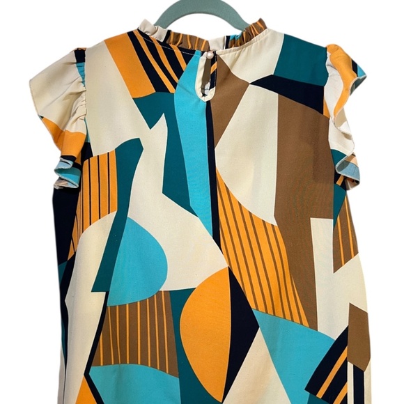 Color Block Neck Ruffle and Faux Pearl back button Blouse Size M - Picture 2 of 7